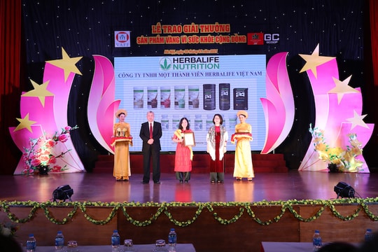 Herbalife Việt Nam nhận giải thưởng “Sản phẩm vàng vì sức khỏe cộng đồng”