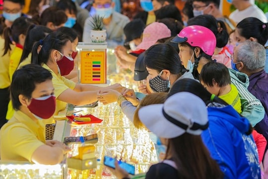 Giá vàng giảm mạnh sau ngày vía Thần Tài