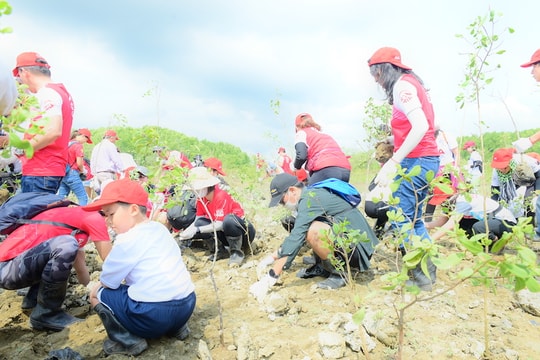AIA Việt Nam phát động chương trình “Vì một hành tinh xanh”