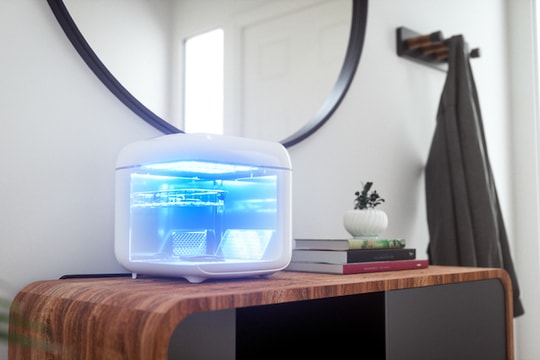 Hộp khử trùng Philips UV-C giải pháp mới ngăn ngừa vi khuẩn và virus trên vật dụng