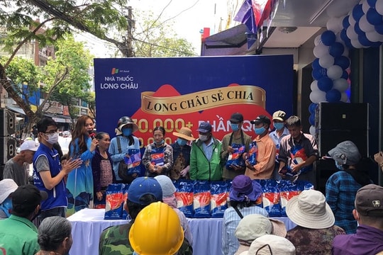 FPT Long Châu tặng 140 tấn gạo cho các hoàn cảnh khó khăn