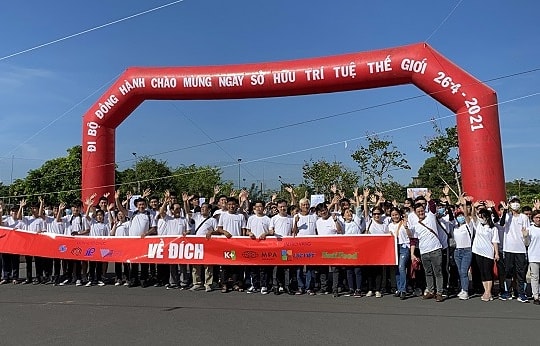 Hàng trăm người tham gia tuần hành kỷ niệm Ngày Sở hữu Trí tuệ thế giới