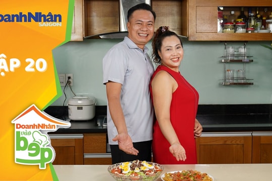 Pizza mì và salad bò lạ miệng cho kỳ nghỉ lễ đầm ấm