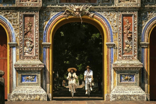 "Gái già lắm chiêu V" lên sóng Netflix