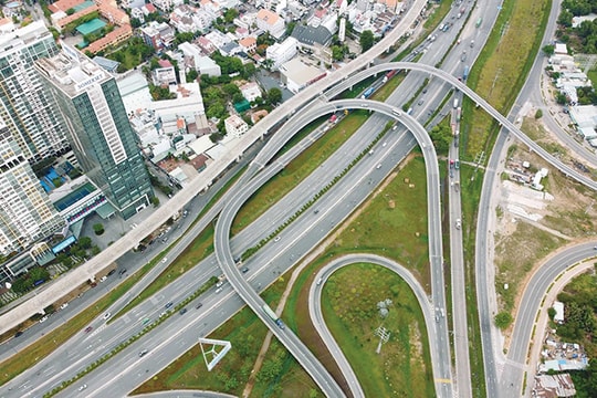 Giao thông TP.HCM: Giao thông kết nối, vì sao chậm?