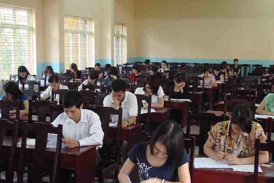 Chính thức bỏ chứng chỉ ngoại ngữ và tin học cho công chức hành chính