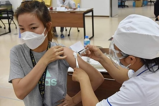 Thêm 8.000 công nhân tại TP.HCM được tiêm vaccine phòng Covid-19