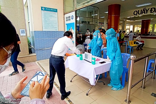 TP.HCM yêu cầu tăng cường khai báo y tế điện tử tại hầu hết địa điểm công cộng