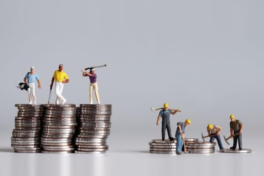 Giữa đại dịch, số người 'siêu giàu' tăng mạnh nhất 10 năm qua