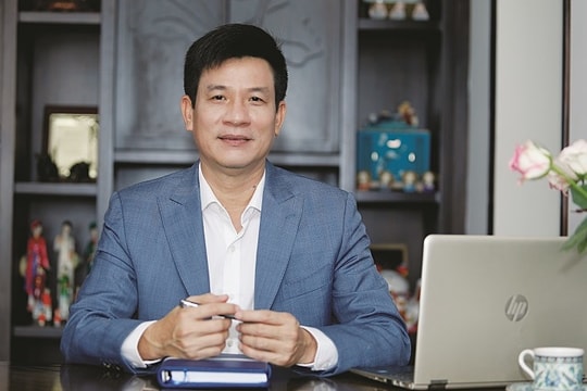 Sinh viên sử dụng công nghệ tìm việc thông qua nền tảng YOOT JOB