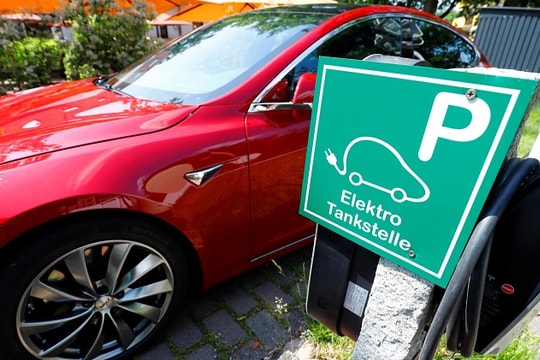 Châu Âu dự kiến xóa sổ ô tô chạy nhiên liệu vào năm 2035