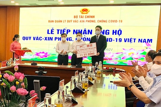 Tập đoàn Fast Retailing ủng hộ 11 tỷ đồng vào Quỹ vaccine phòng, chống Covid-19