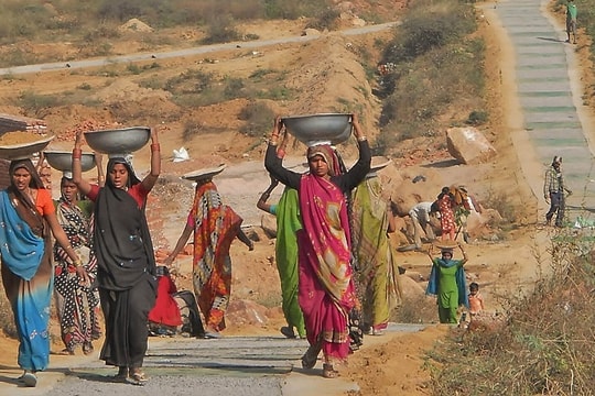 Covid-19 đã gây xáo trộn lực lượng lao động nữ Ấn Độ như thế nào?