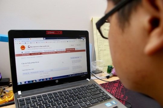 Doanh nghiệp, người lao động có thể làm thủ tục nhận hỗ trợ Covid-19 trực tuyến