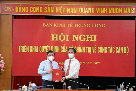 Ông Nguyễn Thành Phong nhận quyết định Phó Trưởng ban Kinh tế Trung ương