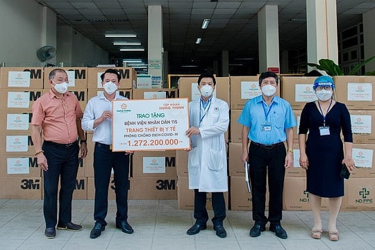 Tập đoàn Hưng Thịnh hỗ trợ thiết bị y tế cho các bệnh viện Nhân dân 115 và Gia Định trị giá gần 2 tỷ đồng