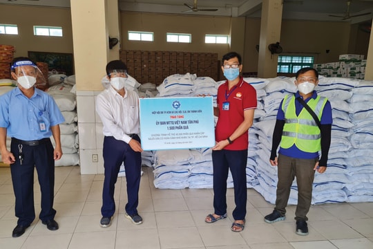 HUBA tiếp tục hỗ trợ 40.000 phần quà cho người dân gặp khó khăn