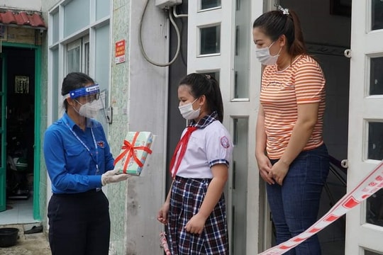 Quà tặng tinh thần từ các doanh nghiệp ngành xuất bản