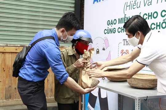 "Oxy" nào cho người lao động mất việc làm?