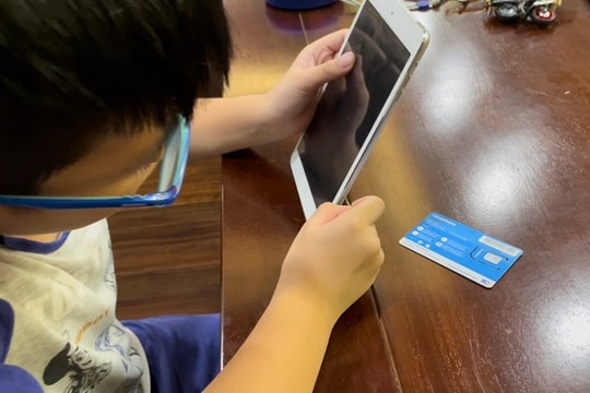 Học sinh, sinh viên nghèo được tặng sim 4G miễn phí để học trực tuyến mùa dịch