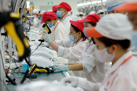 Tin kinh tế ngày 12/10: Việt Nam có thể trở thành "công xưởng thế giới" thứ hai