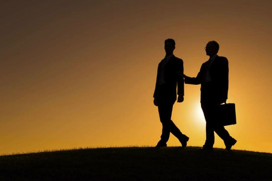 Nếu được quay ngược thời gian, các tỷ phú sẽ "tự khuyên" bản thân điều gì?