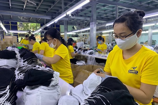 Thu hút người lao động về TP.HCM: Giúp họ an cư lạc nghiệp