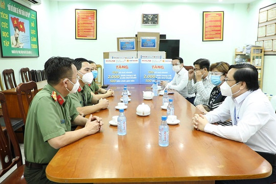 Bệnh viện Gia An 115, Hoa Lâm và Vietbank hỗ trợ công tác phòng, chống dịch Covid-19