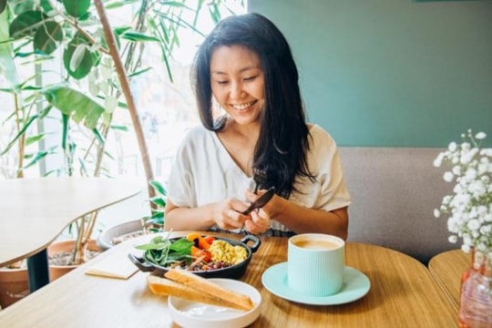 Sống khỏe bắt đầu từ việc ăn uống trong chánh niệm