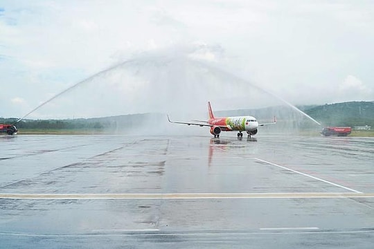 Đoàn khách quốc tế hộ chiếu vaccine đầu tiên của Việt Nam đã đến Phú Quốc