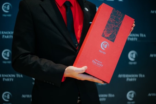 Trà Việt, món quà tết trong cộng đồng doanh nghiệp