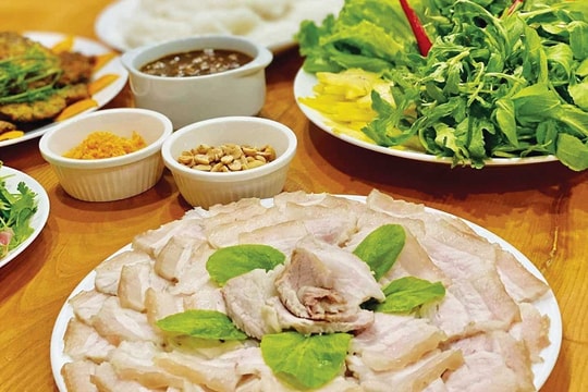 Ăn mắm rươi Ăn mắm rươi