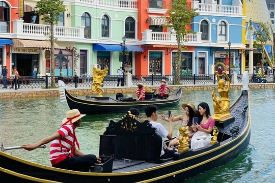 Du lịch toàn cầu thất thu 2.000 tỷ USD vì Covid-19