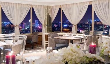 Trải nghiệm steakhouse tại Nhà hàng Top of the Town