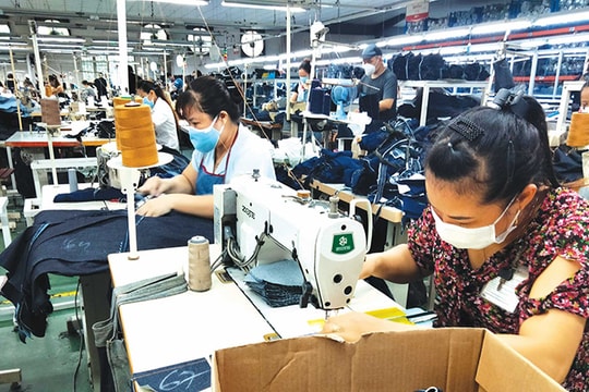 Doanh nghiệp cố gắng duy trì thưởng Tết cho người lao động