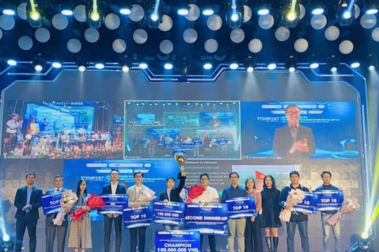 Ba đội thi xuất sắc được trao giải trong lễ bế mạc TECHFEST 2021
