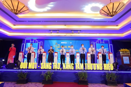 Khai mạc triển lãm Tôn vinh hàng Việt 2021