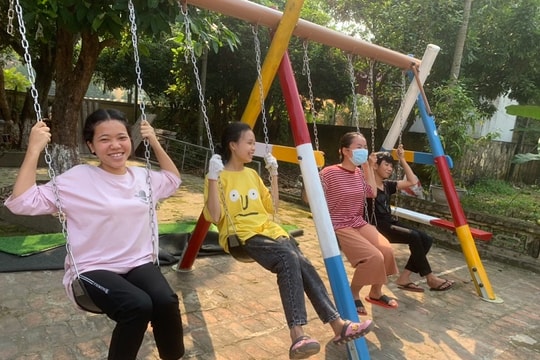 BASF tặng sân chơi thứ 5 cho trẻ em khó khăn