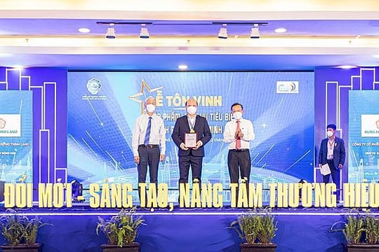 Hưng Thịnh Land 2 năm liền được vinh danh "Sản phẩm, dịch vụ tiêu biểu TP.HCM"