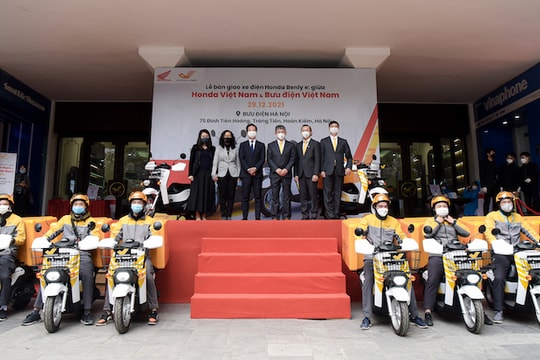 Honda Việt Nam phối hợp với Bưu điện Việt Nam thí điểm giao hàng bằng xe điện