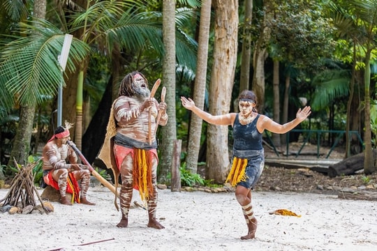 “Made our Way” - Cách Australia trả lời câu hỏi “Chúng tôi là ai?”