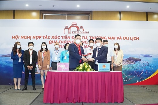 Vietjet ký biên bản ghi nhớ hợp tác xúc tiến đầu tư, thương mại và du lịch với Kiên Giang