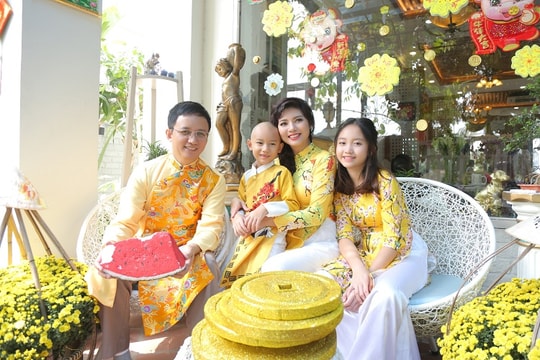 Một năm trọn vẹn với yêu thương và hạnh phúc