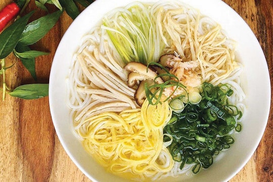 Bún thang chuẩn vị