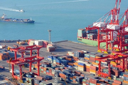 Tổng kim ngạch xuất nhập khẩu hàng hóa tăng mạnh trong hai tháng đầu năm