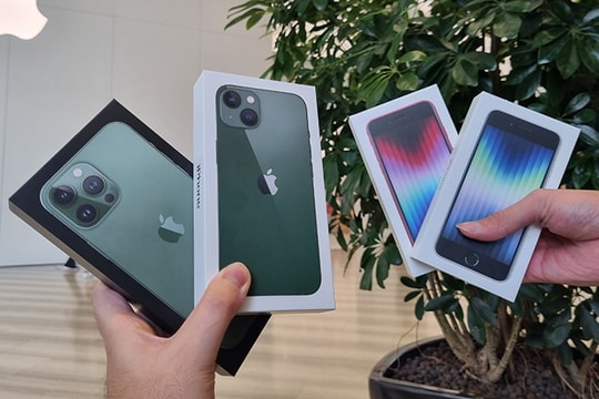 Mở bán iPhone 13 xanh và SE 2022 tại Việt Nam từ 10/4