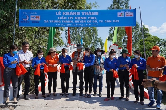 FPT khánh thành 4 cây cầu và triển khai chương trình “Chung tay cùng bạn đến Trường Hy Vọng” tại Cần Thơ