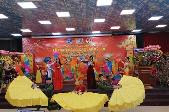 Một bài thơ được chuyển thể 18 loại hình âm nhạc kính dâng vua Hùng