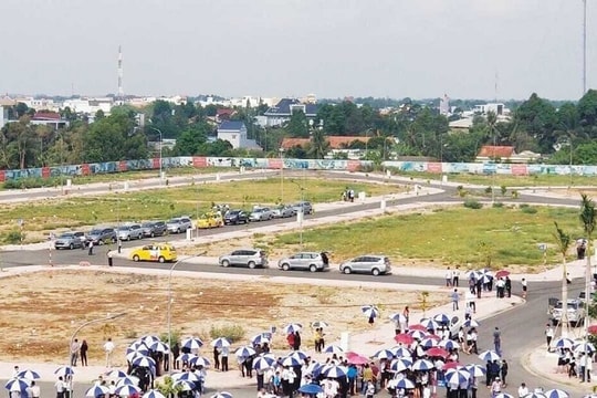 Chỉ dừng sốt đất khi các gói hỗ trợ không còn