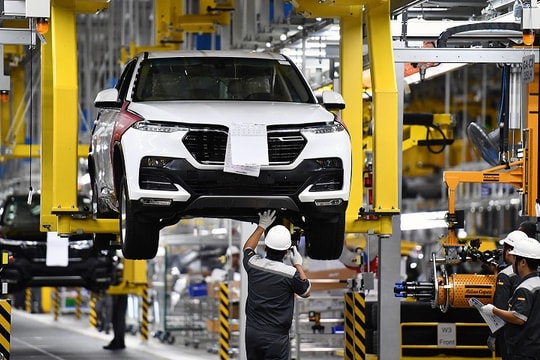 Doanh số bán ô tô ở Việt Nam tăng đến 60%